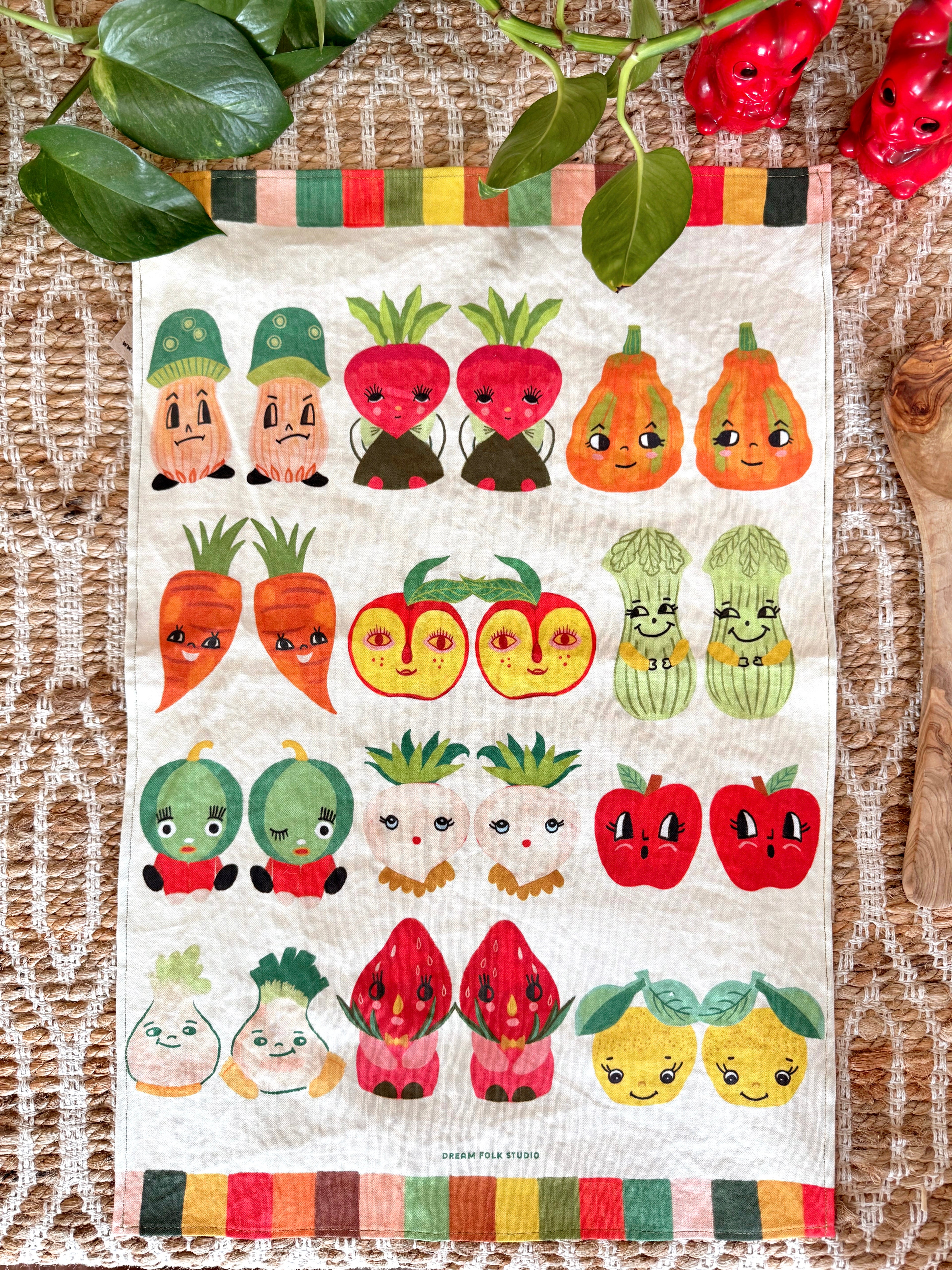 Vintage Salt and Pepper Shakers Linen Cotton Tea Towel